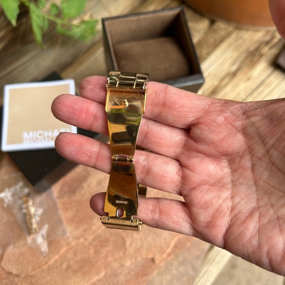 Michael Kors Hudson Rose Gold Chronograph Watch Like New - Picture 9 of 11